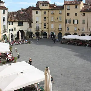 Micheli Anfiteatro Square Lucca